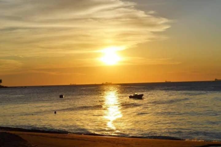 Quarto aconchegante em Ilhabela Praia Curral Pé na areia Até 4 pessoas AvJosé Pacheco do Nascimento nº 7682 Esterno foto