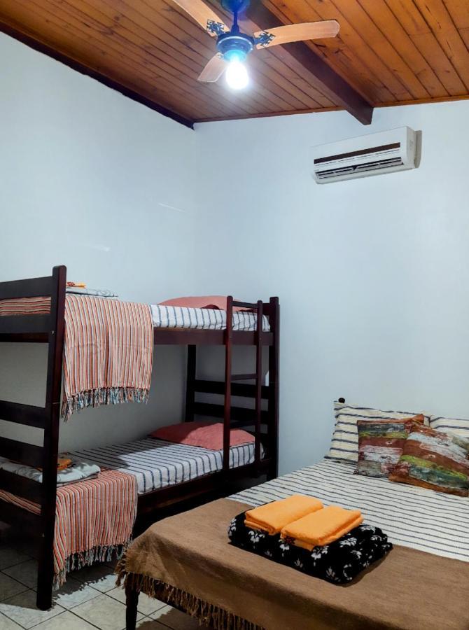 Quarto aconchegante em Ilhabela Praia Curral Pé na areia Até 4 pessoas AvJosé Pacheco do Nascimento nº 7682 Esterno foto