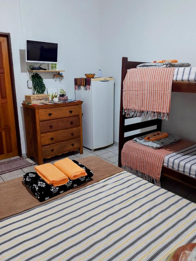 Quarto aconchegante em Ilhabela Praia Curral Pé na areia Até 4 pessoas AvJosé Pacheco do Nascimento nº 7682 Esterno foto