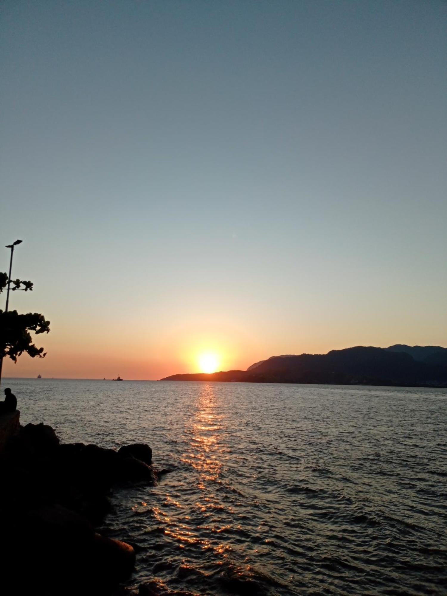 Quarto aconchegante em Ilhabela Praia Curral Pé na areia Até 4 pessoas AvJosé Pacheco do Nascimento nº 7682 Esterno foto